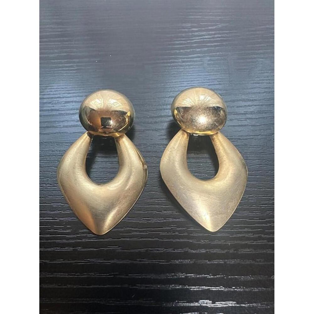 Vintage Bold Gold-Tone Clip-On Statement Earrings – Retro Geometric Design
